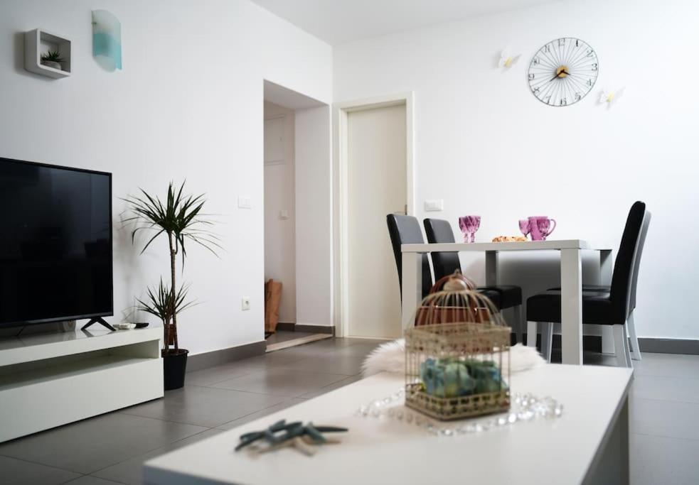 Wave N' Sea Apartment With A Private Pool Dubrovnik Ngoại thất bức ảnh
